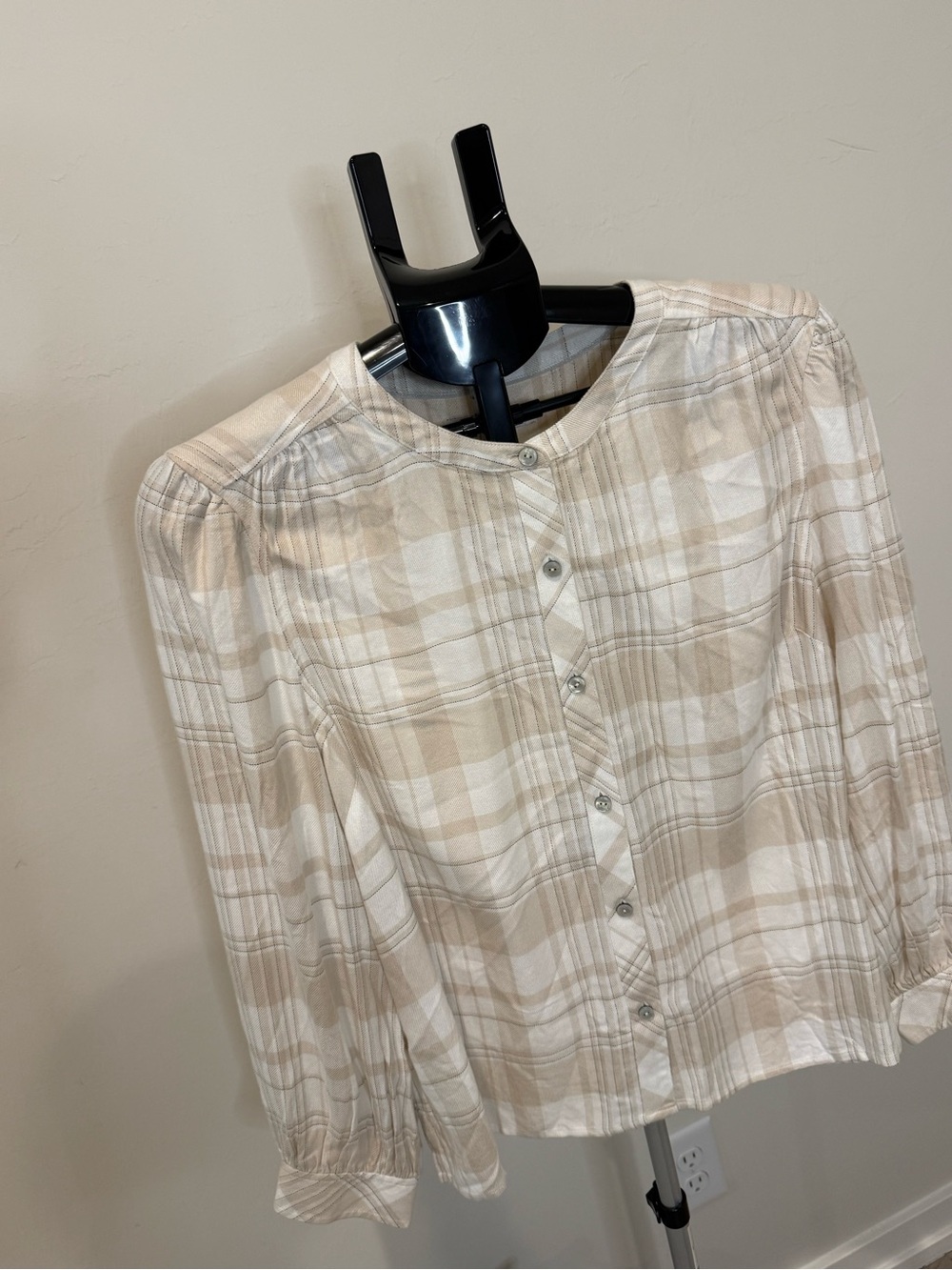 Tommy Bahama Neutral Plaid Metallic Button Front Blouse Large - Picture 3 of 11